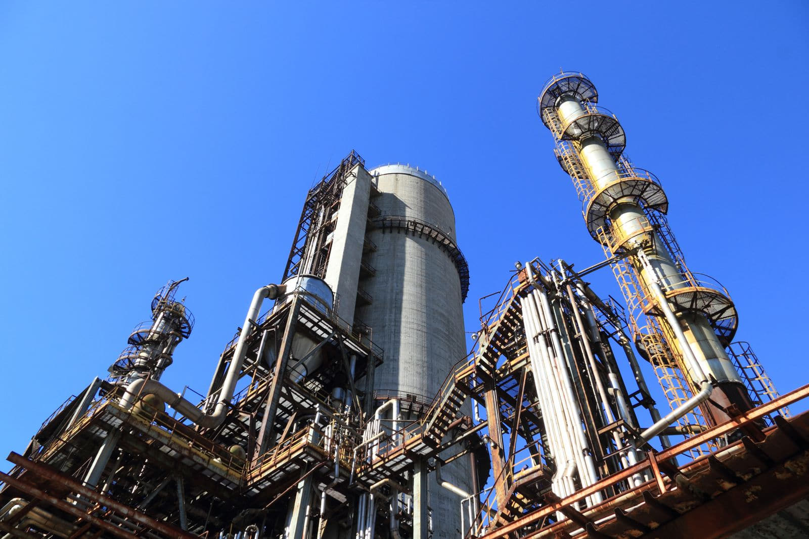 Industrial process structures against open sky